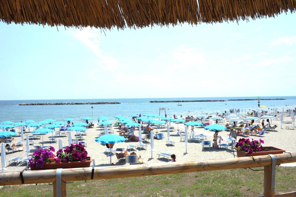 Airone Bianco Residence Village Lido delle Nazioni Eksteriør billede