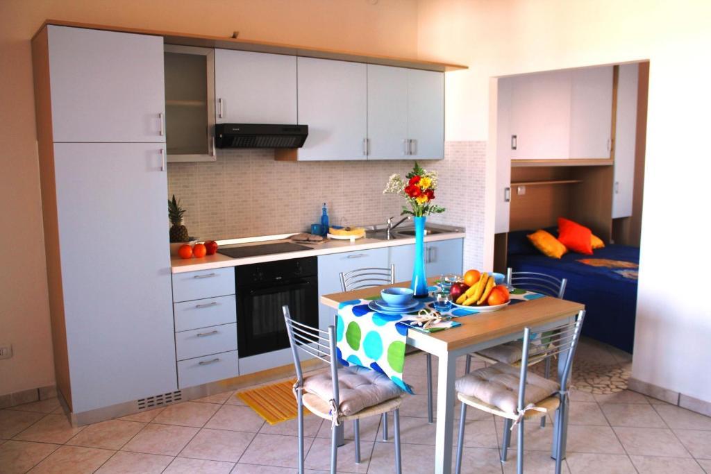 Airone Bianco Residence Village Lido delle Nazioni Værelse billede